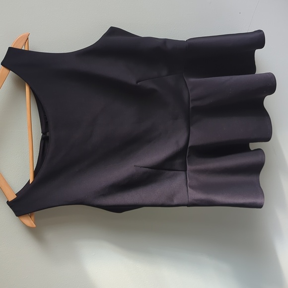 Bisou Bisou. Black Short Sleeve Peplum Top. Size XL. - Picture 2 of 10